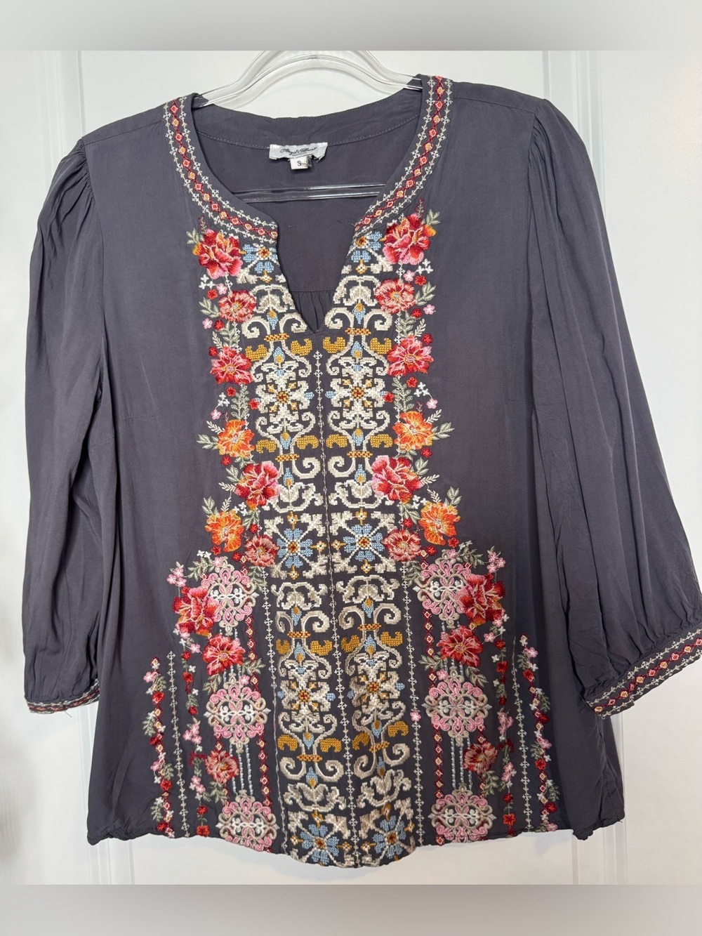 Embroidered Boho Tunic Top - Gray with Floral Detail long sleeve sz Small